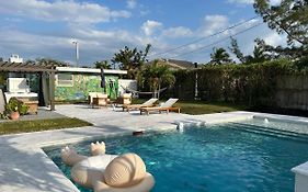 Jungle Cottage With Luxury Pool, Hot Tub And More!