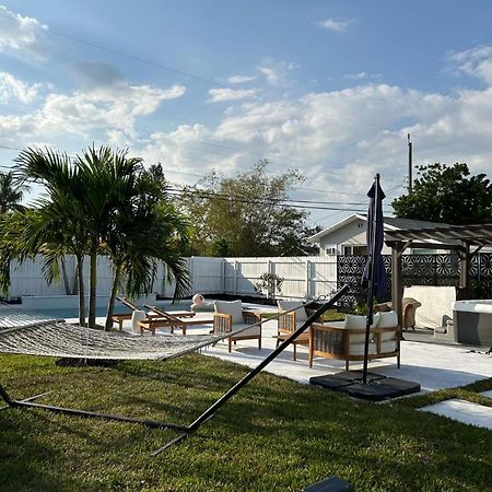 Jungle Cottage With Luxury Pool, Hot Tub And More! Lake Worth Beach Exterior photo