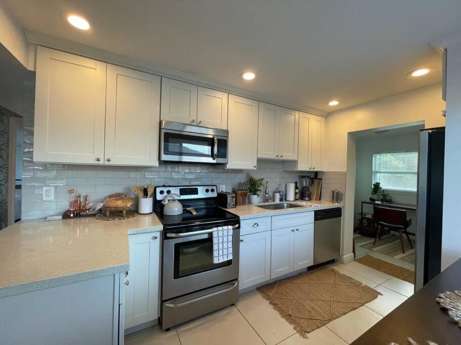 Jungle Cottage With Luxury Pool, Hot Tub And More! Lake Worth Beach Exterior photo