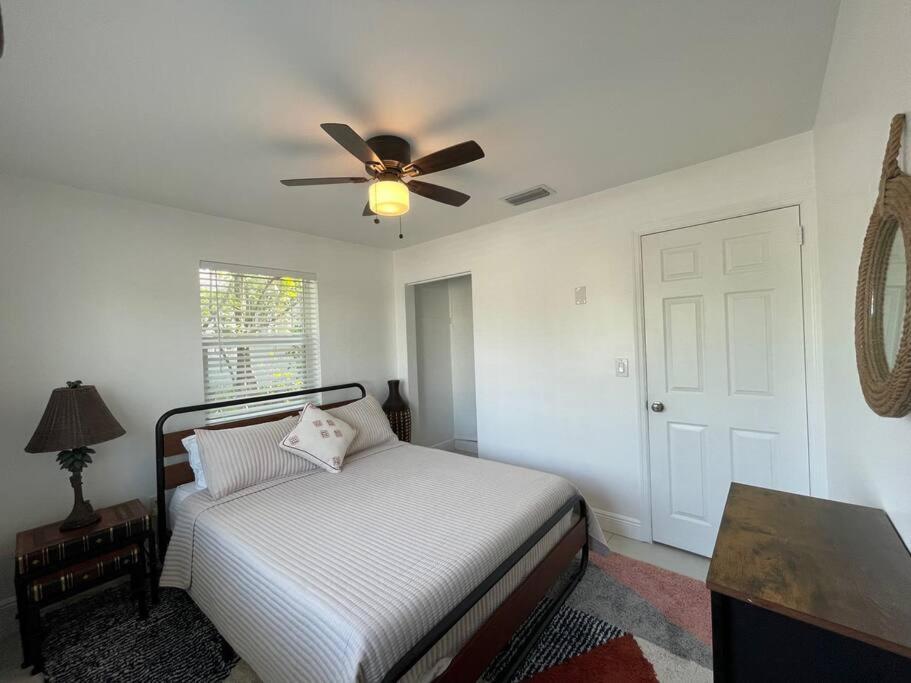 Jungle Cottage With Luxury Pool, Hot Tub And More! Lake Worth Beach Exterior photo