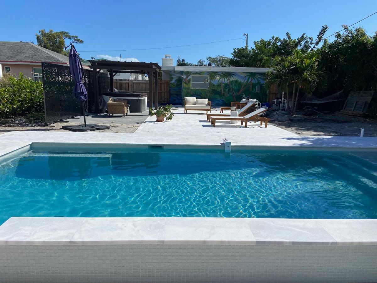Jungle Cottage With Luxury Pool, Hot Tub And More! Lake Worth Beach Exterior photo