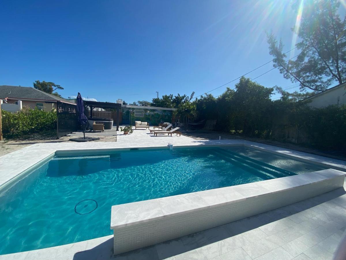 Jungle Cottage With Luxury Pool, Hot Tub And More! Lake Worth Beach Exterior photo