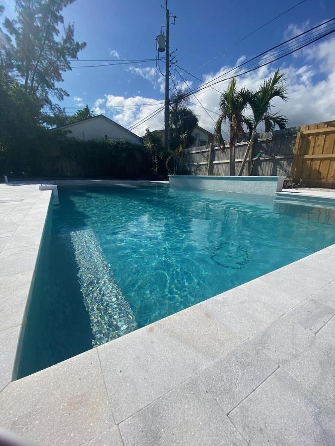 Jungle Cottage With Luxury Pool, Hot Tub And More! Lake Worth Beach Exterior photo