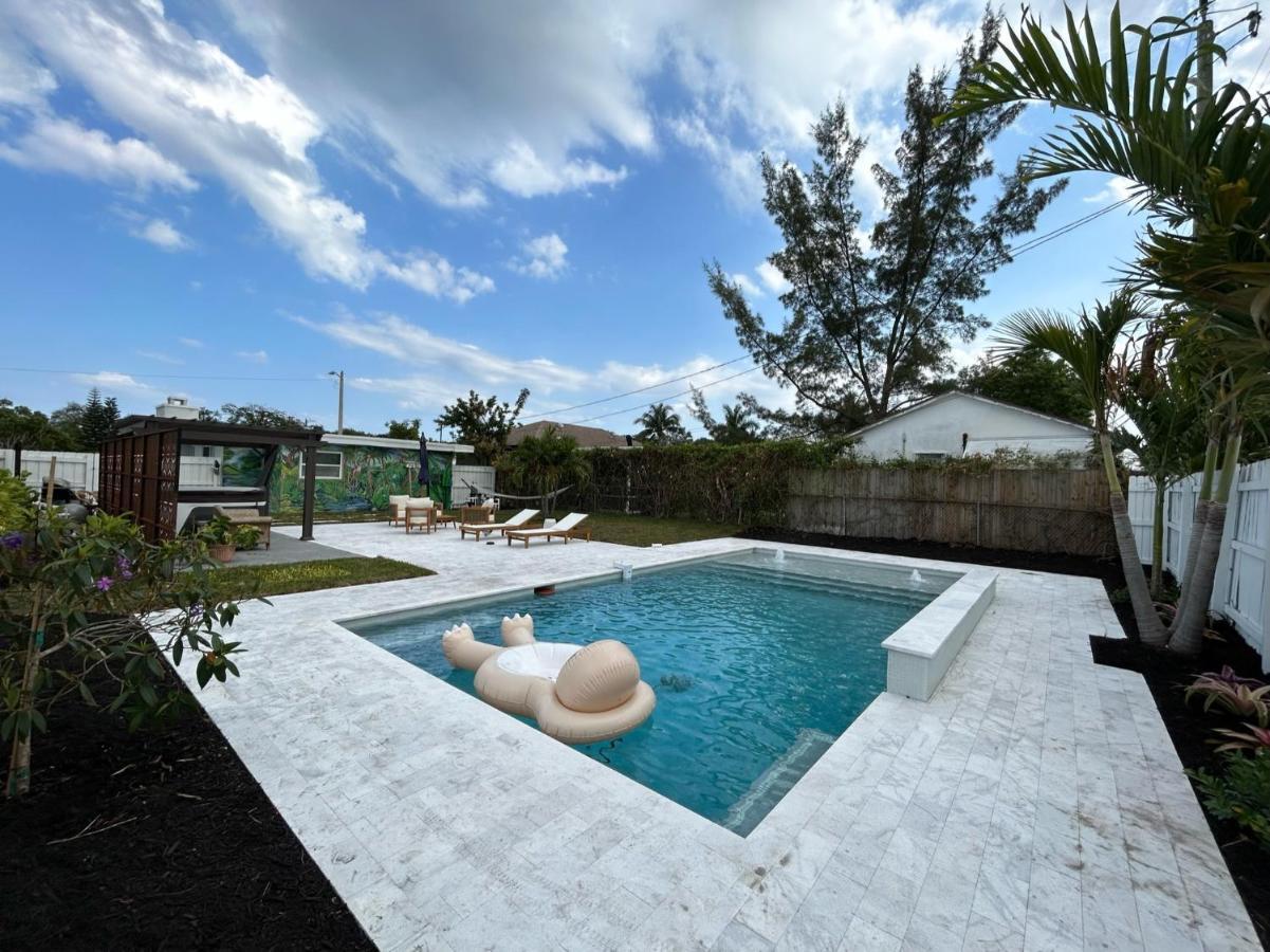 Jungle Cottage With Luxury Pool, Hot Tub And More! Lake Worth Beach Exterior photo